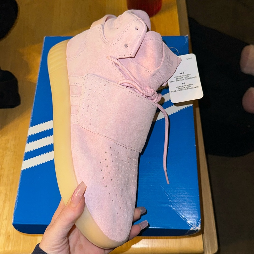 Women’s Adidas Tubular Strap size 8.5 Light Pink